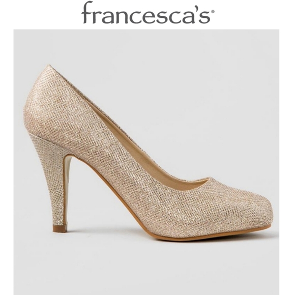 Francesca's Collections Shoes - 🥂 Francesca's Champagne Pump - Like New!